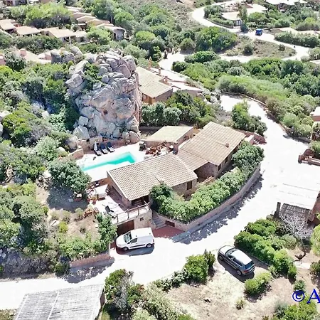 Narciso, Private Pool, A/c, Privacy